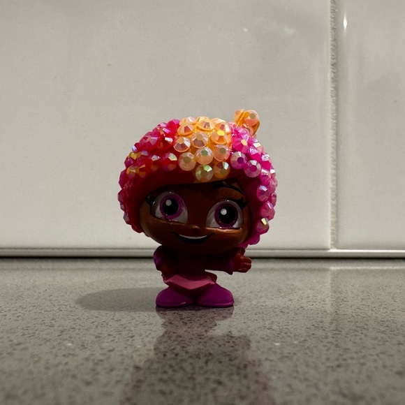 Custom blinged | Doorable | Snowanna Rainbeau from Wreck it Ralph - Picture 1 of 2